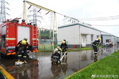 萬(wàn)州供電公司開展變電站消防應(yīng)急演練