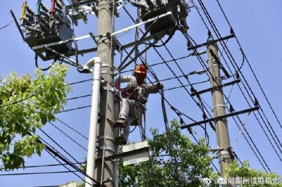 昆山市供電公司更換自動化開關(guān)、安裝調(diào)試配電開關(guān)監(jiān)控終端