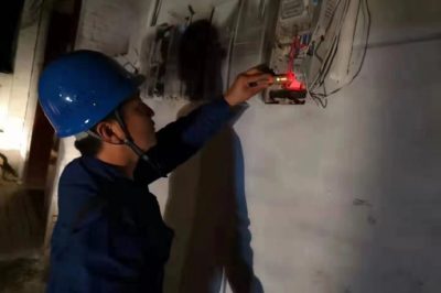 衡水市桃城區(qū)供電公司分組逐段線路、逐個電纜分接箱查找故障點